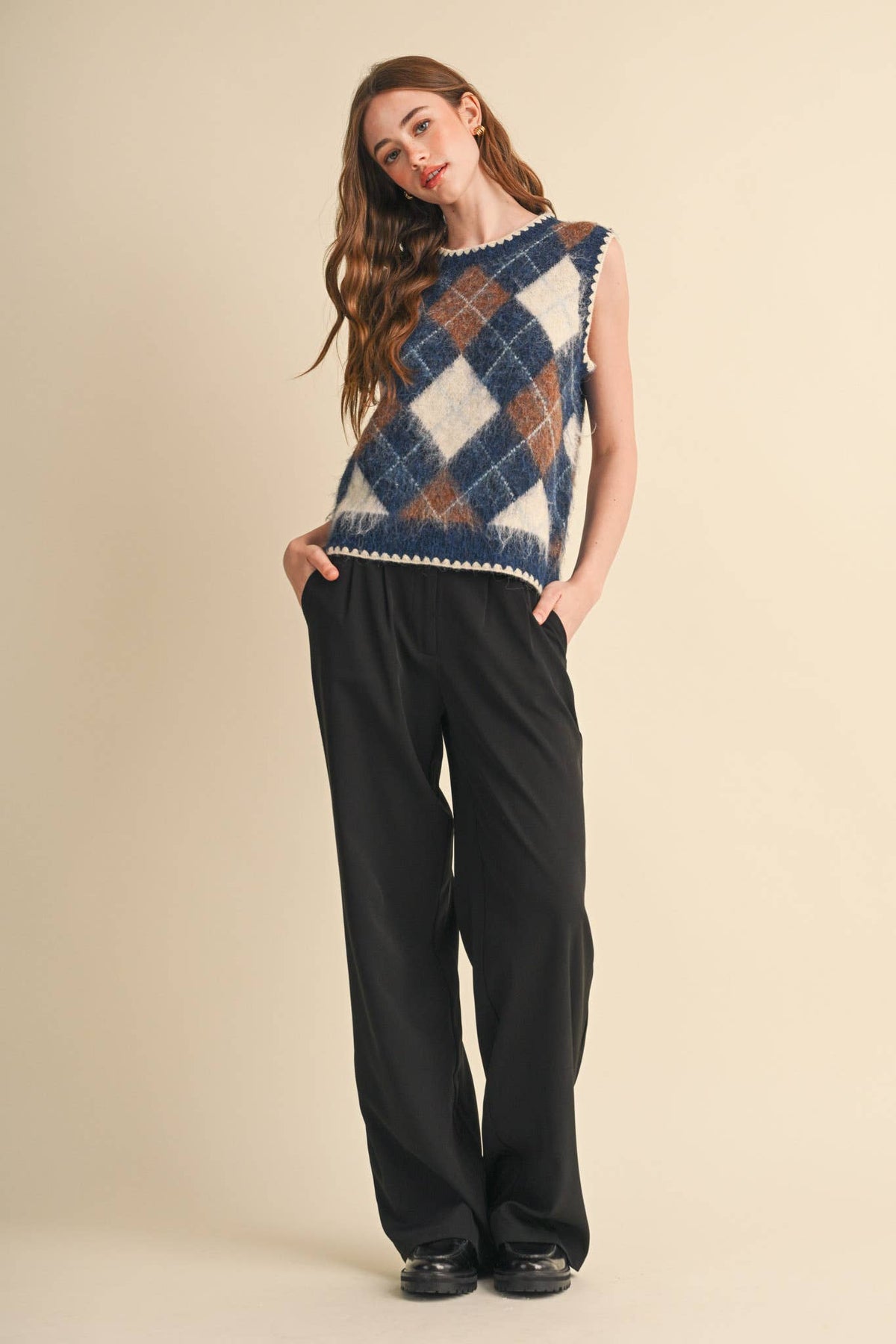 ARGYLE SWEATER VEST WITH CONTRAST TRIANGLE STITCH