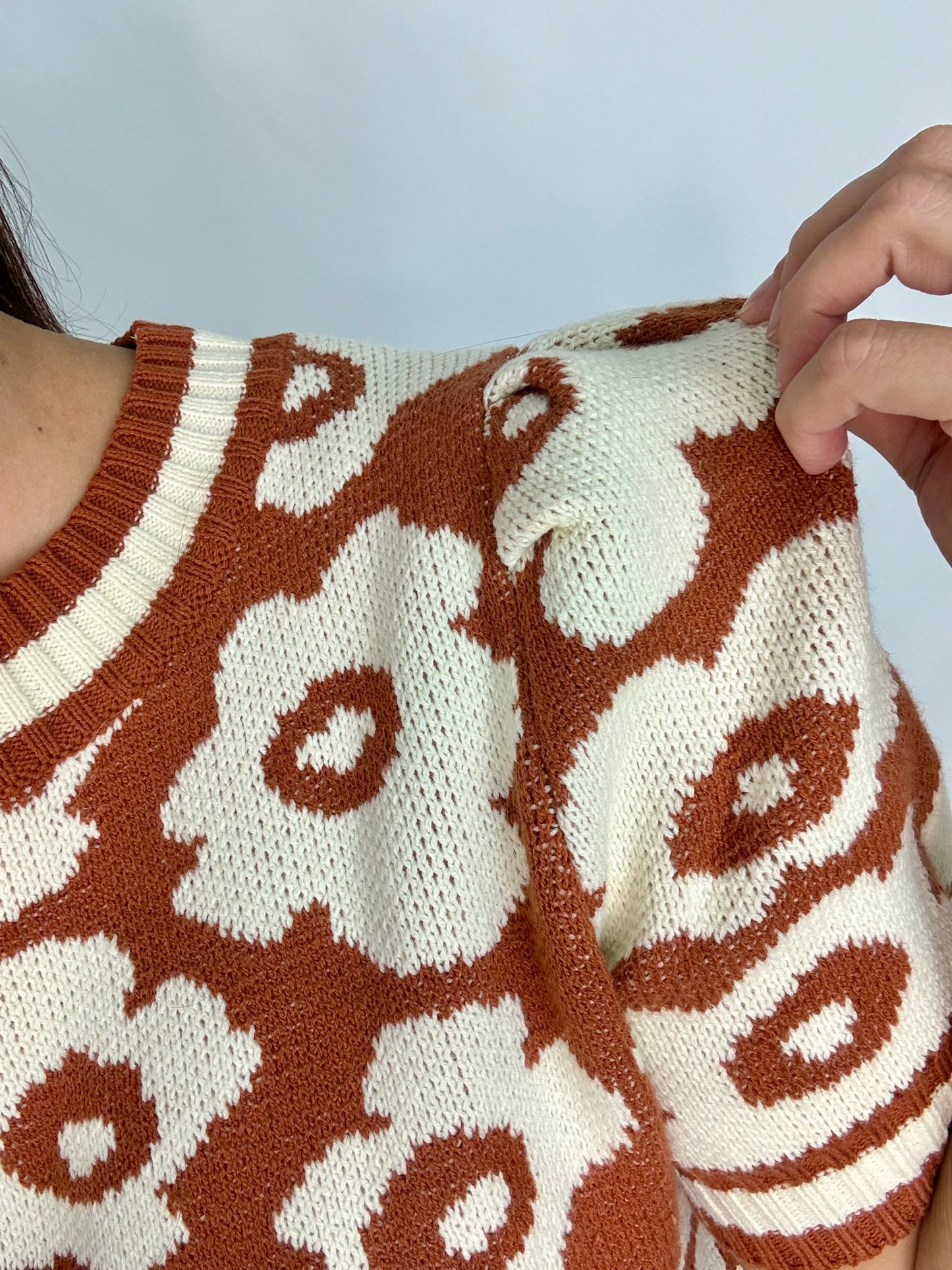 US - Floral SS Sweater - Rust