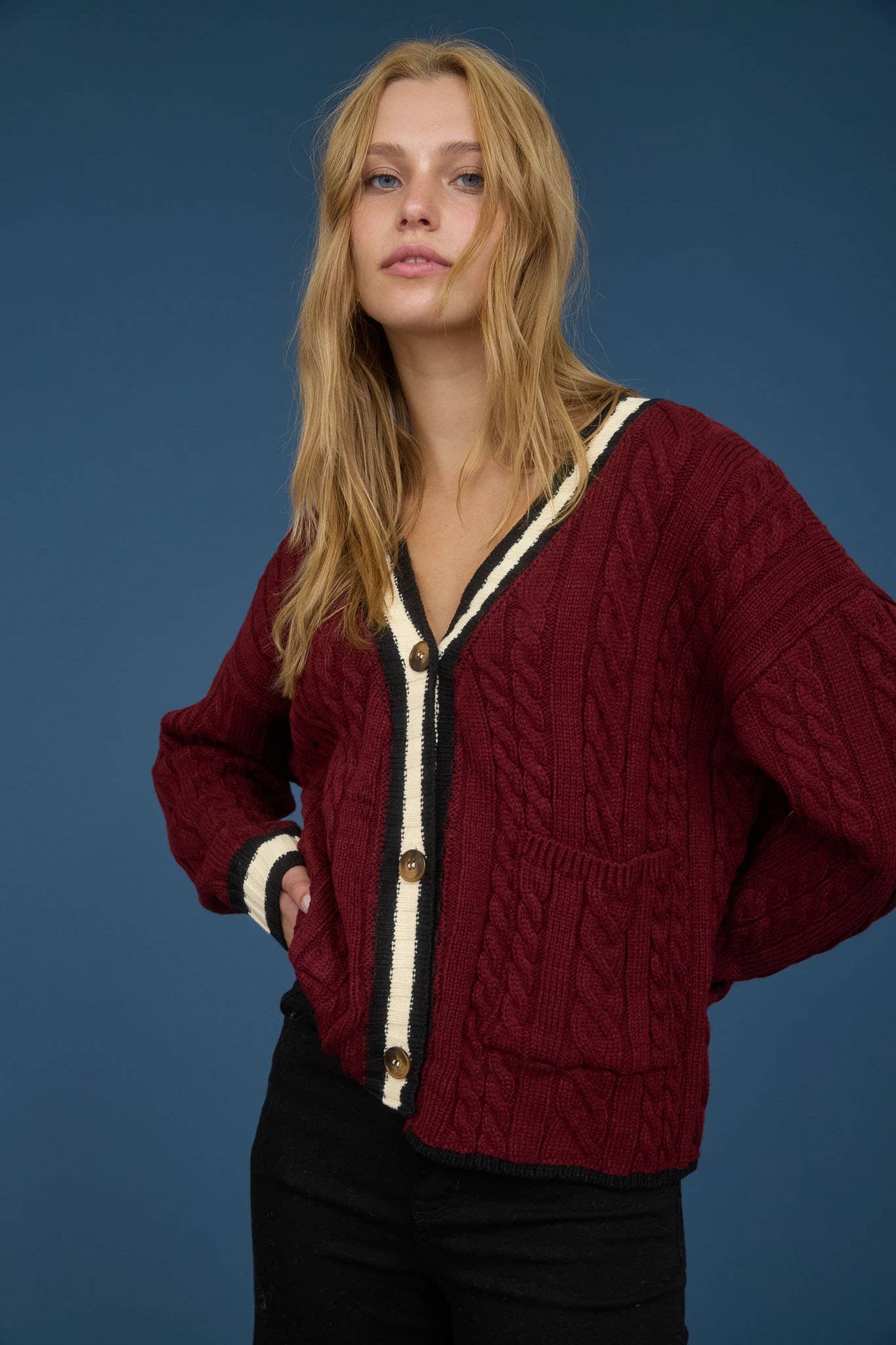 CONTRAST STRIPE TRIM CABLE KNIT BOYFRIEND CARDIGAN