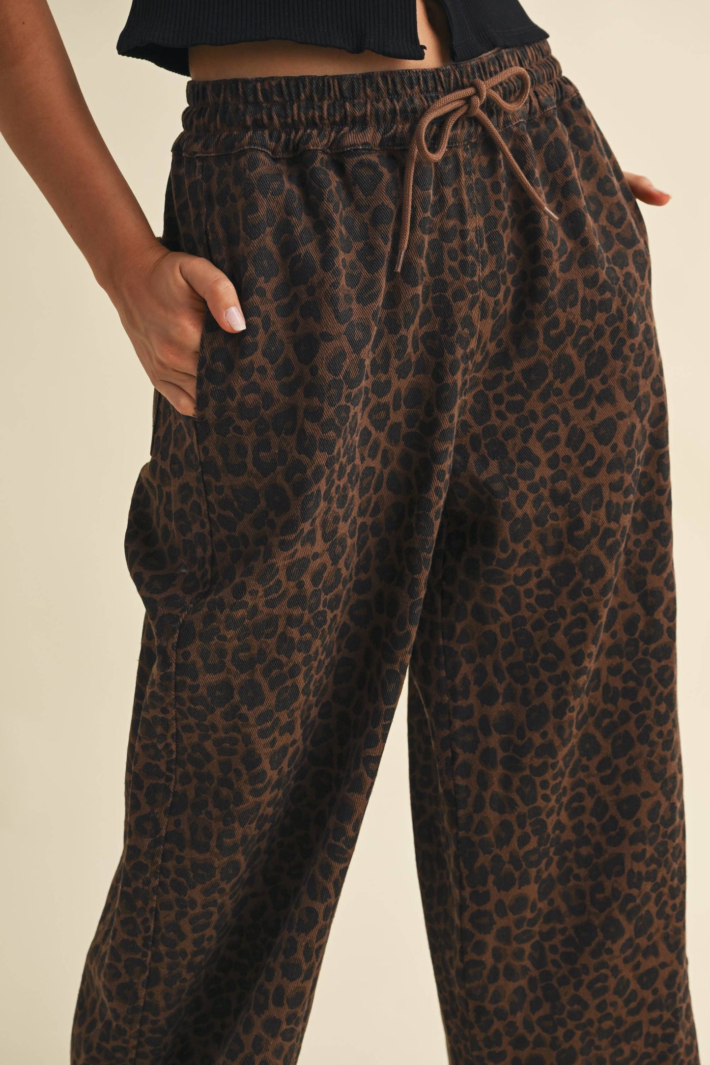 LEOPARD PRINT WIDE DENIM PANTS