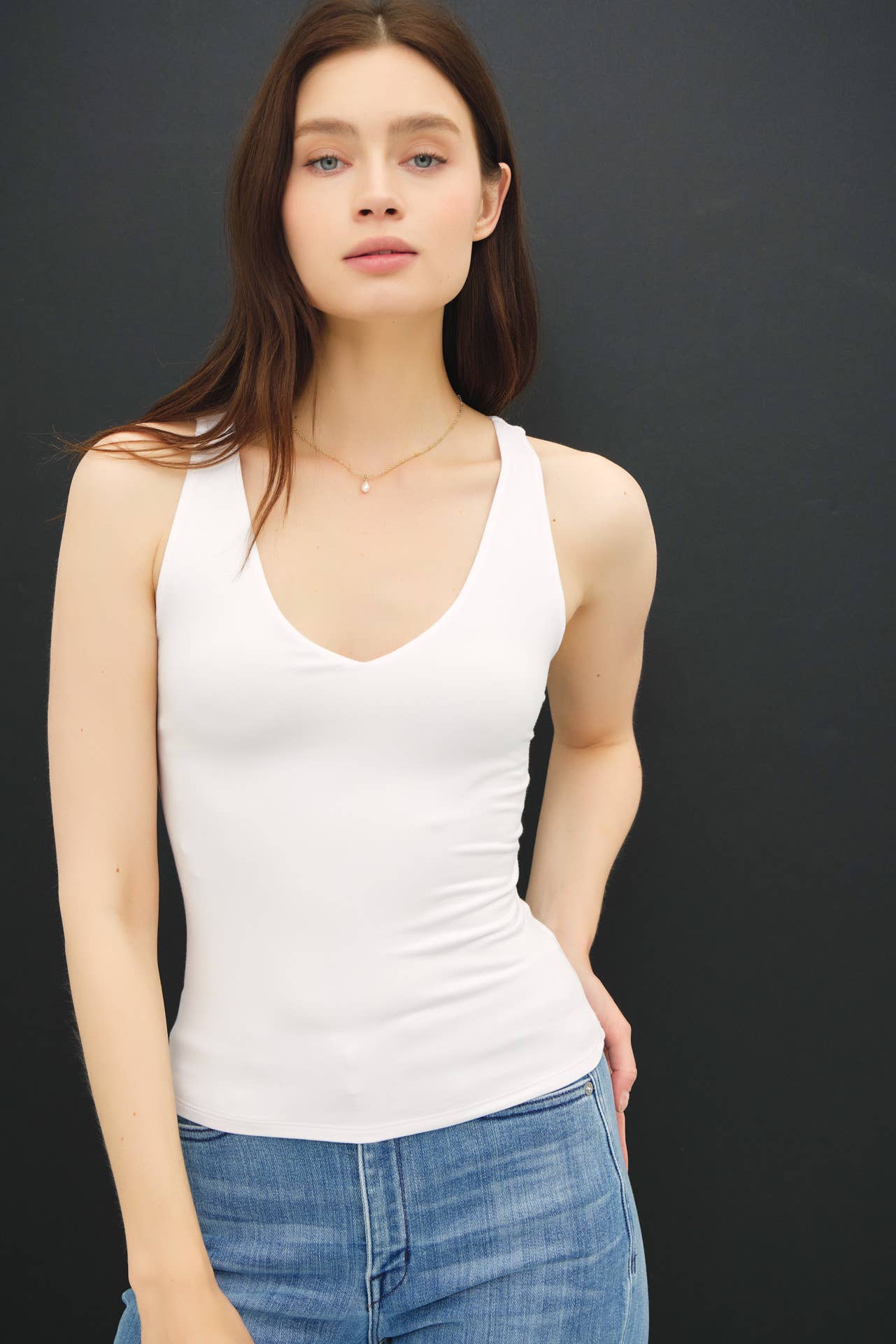 BASIC FULL LENGTH V-NECK TANK