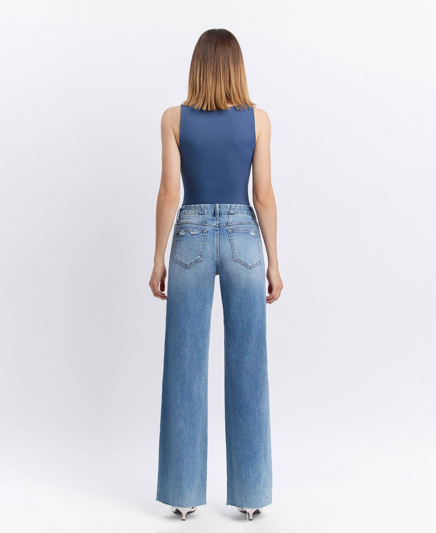 MID RISE CLEAN CUT RAW HEM WIDE JEANS