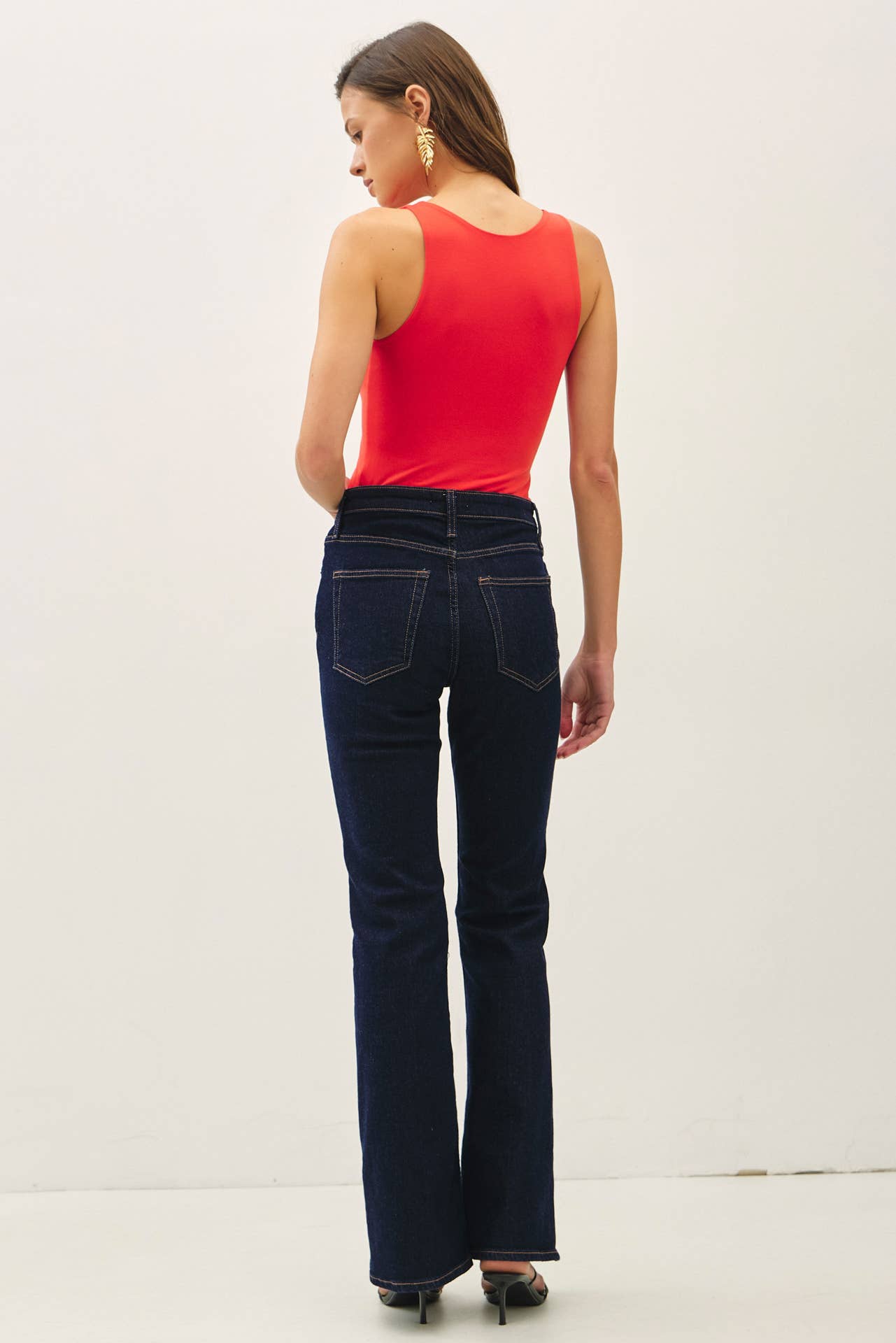 BASIC FULL LENGTH V-NECK TANK