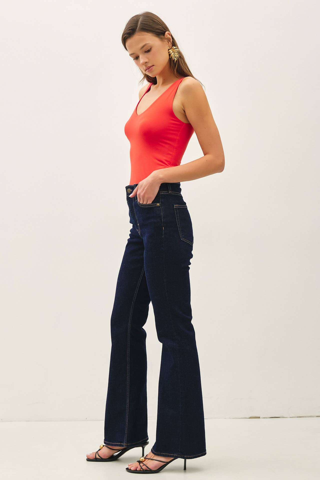 BASIC FULL LENGTH V-NECK TANK