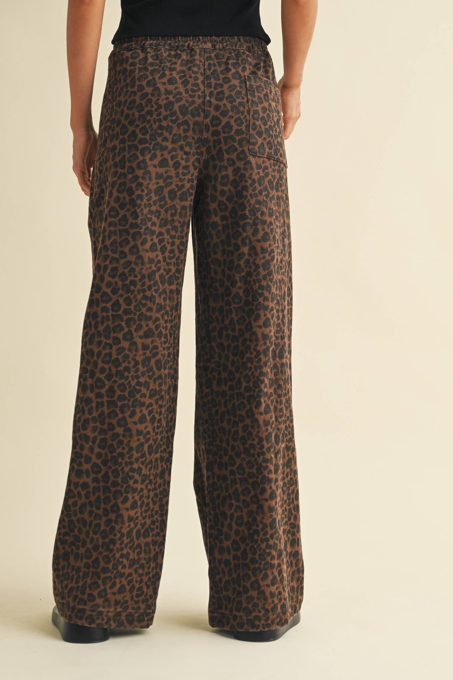 LEOPARD PRINT WIDE DENIM PANTS