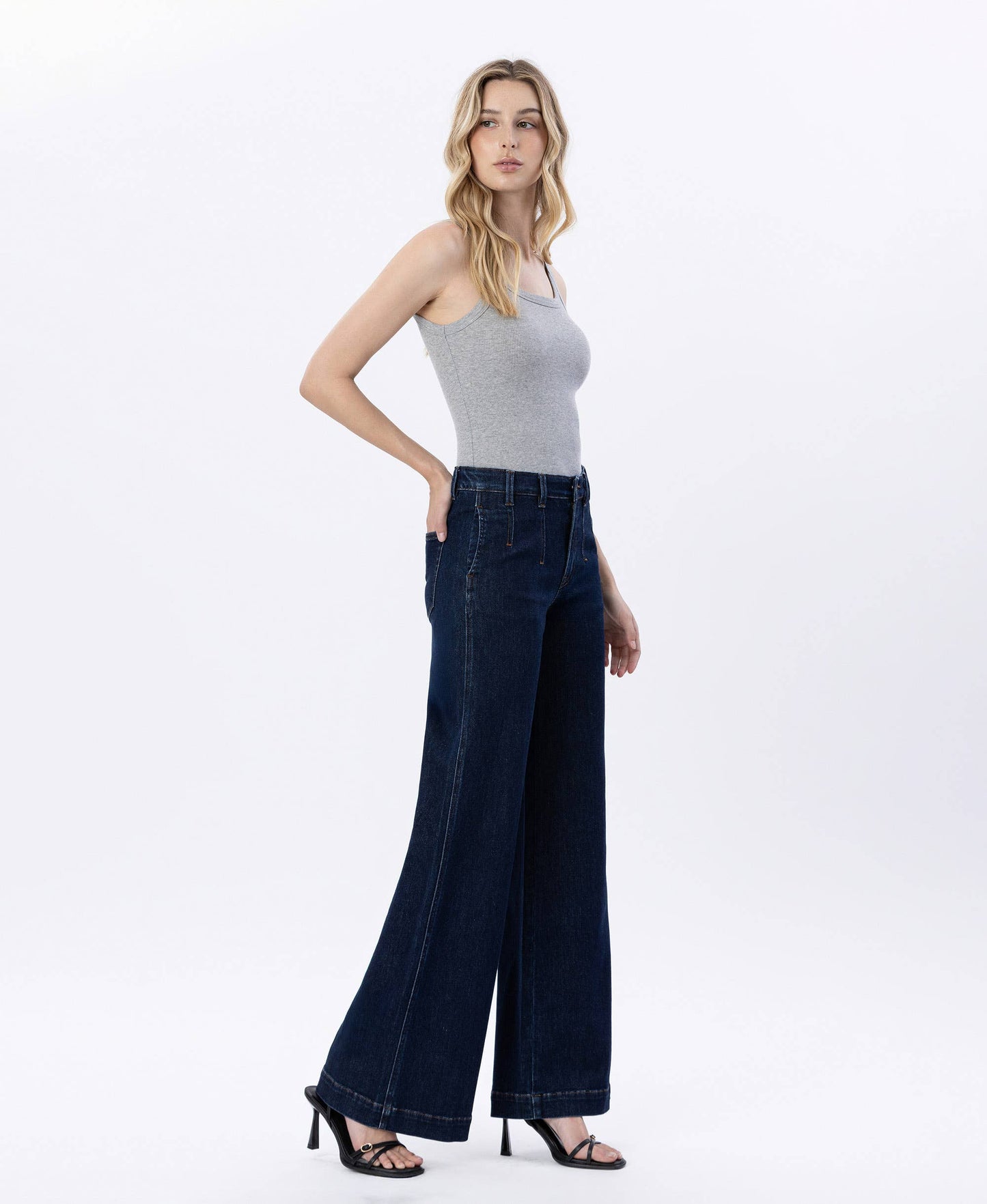 HIGH RISE DART DETAIL WIDE LEG JEANS