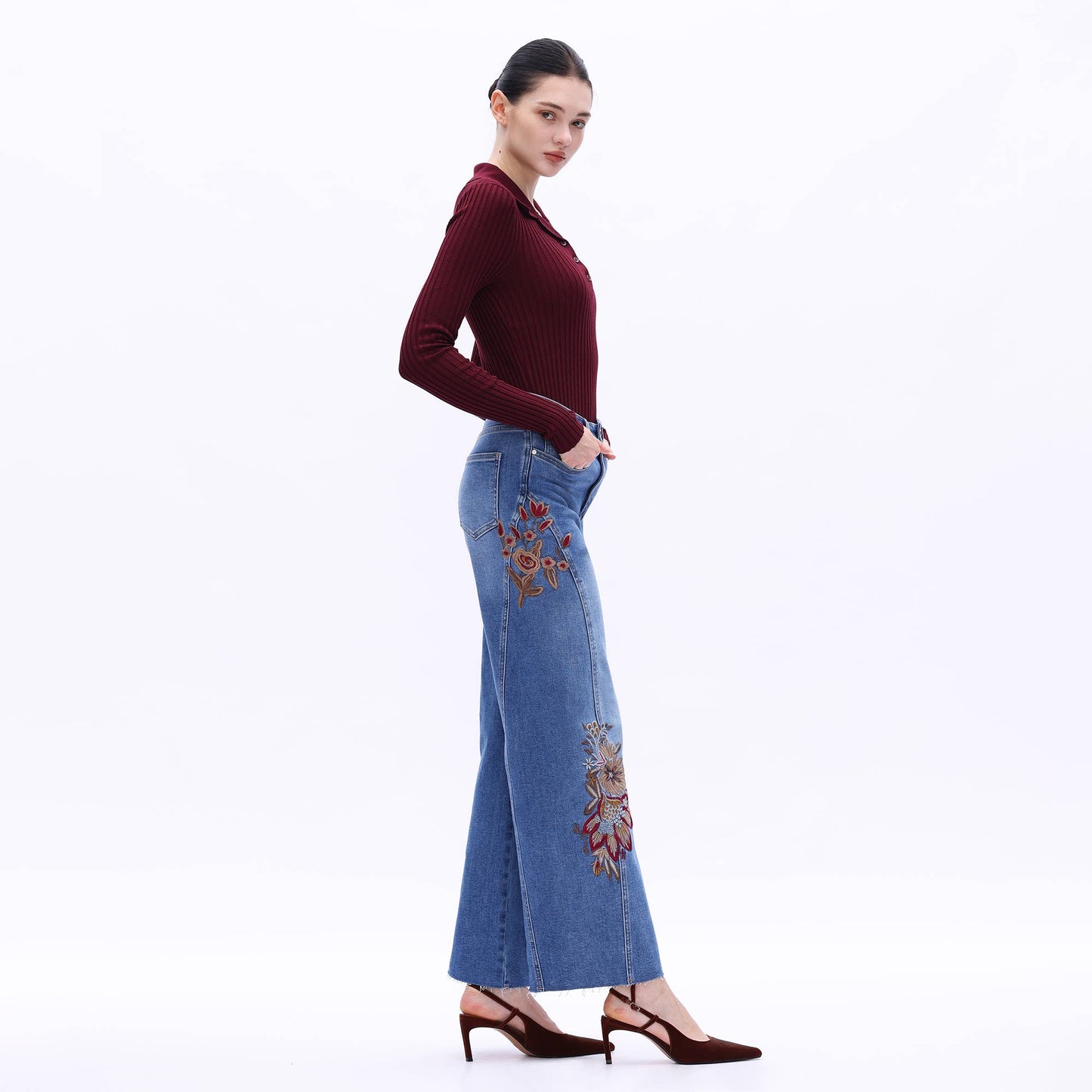 HIGH RISE EMBROIDERED WIDE LEG JEANS WITH RAW HEM BYW8254