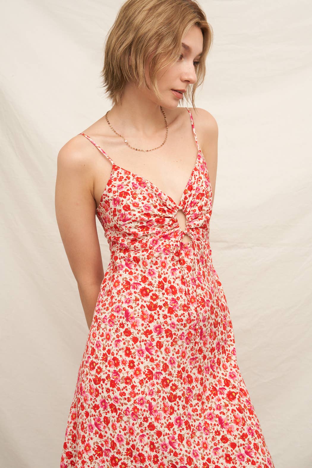 Sleeveless Floral Print Keyhole Detail Midi Dress