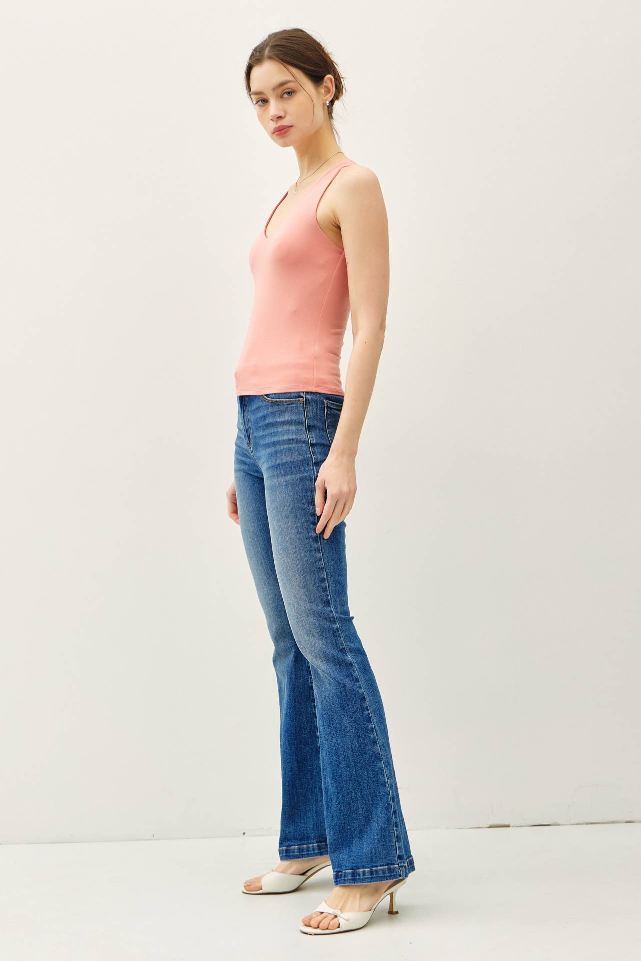 BASIC FULL LENGTH V-NECK TANK