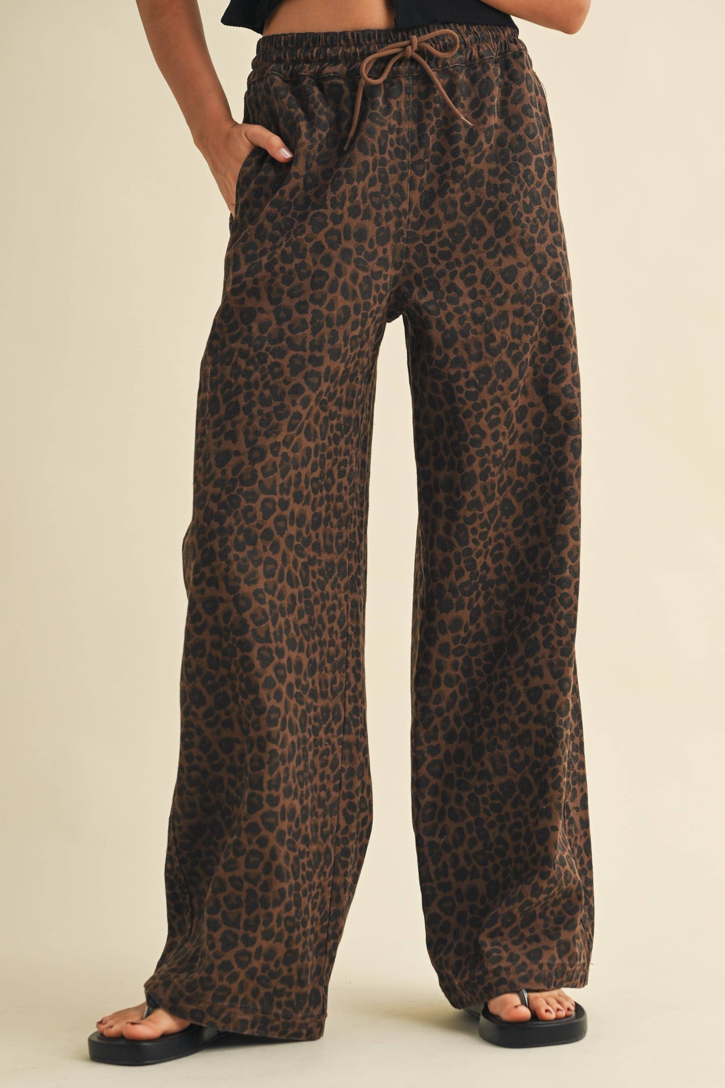 LEOPARD PRINT WIDE DENIM PANTS