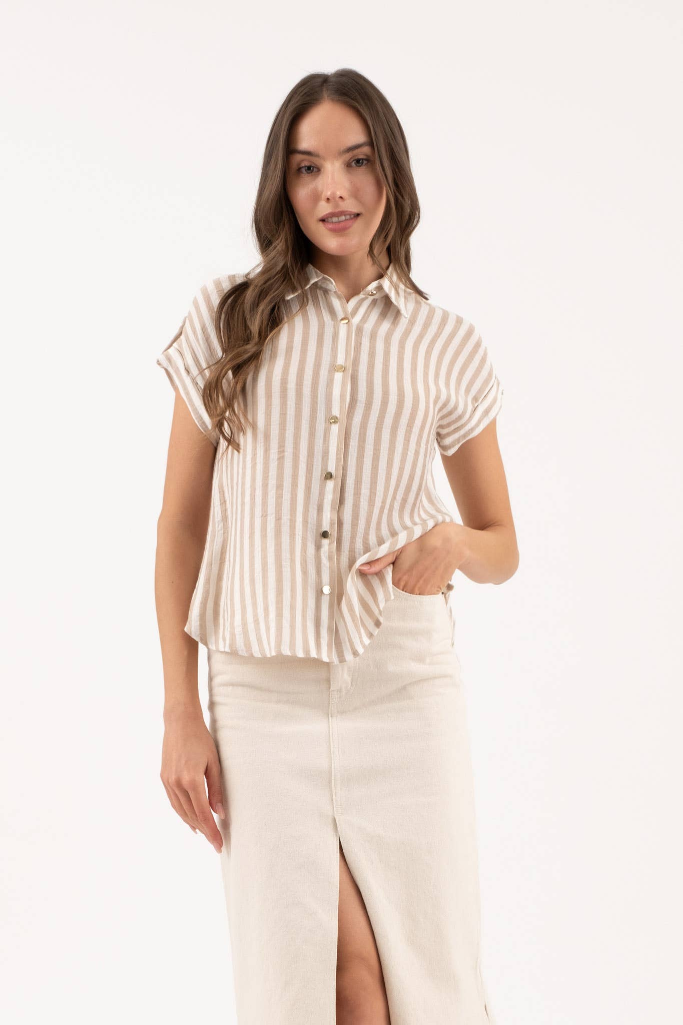 STRIPE SHORT TAB SLEEVE BUTTON DOWN SHIRT