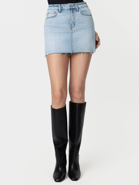 MID RISE CLEAN CUT RAW HEM LIGHT WASH DENIM SKIRT T7389
