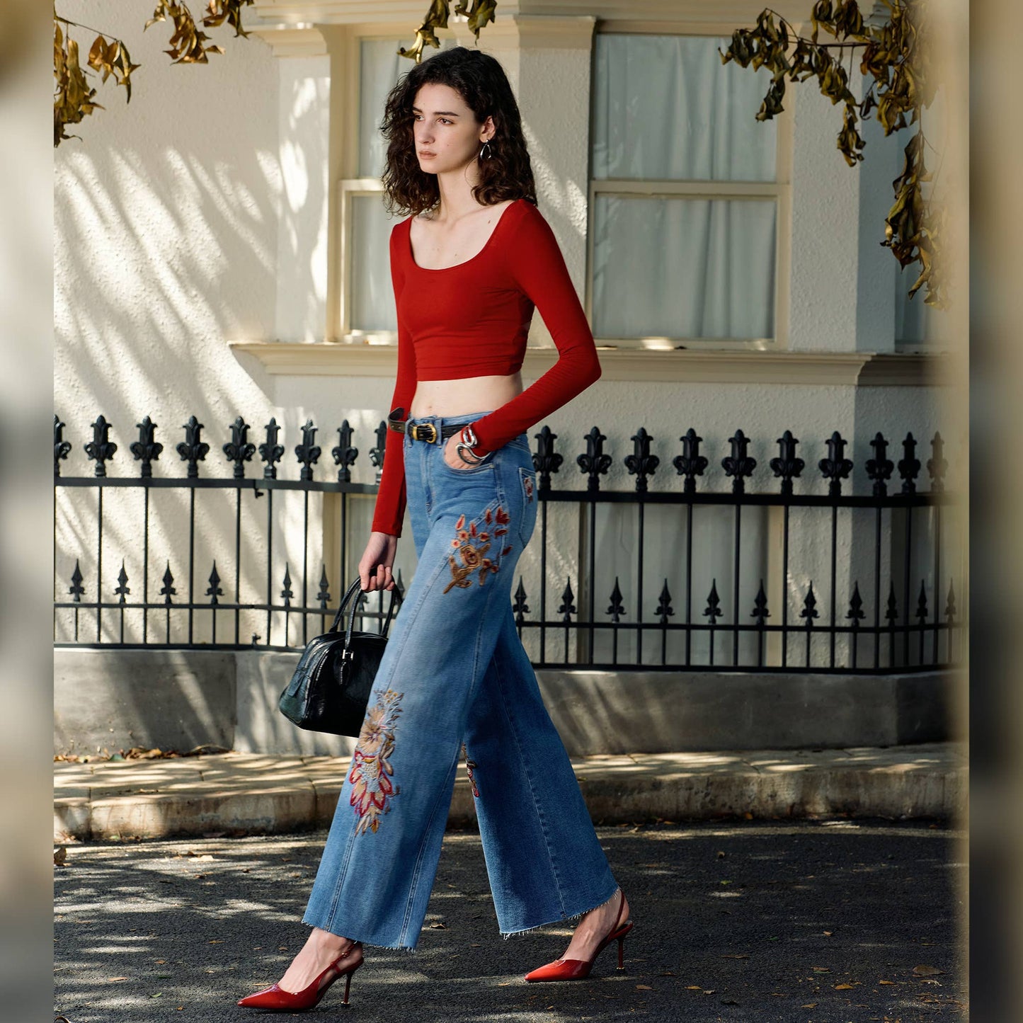 HIGH RISE EMBROIDERED WIDE LEG JEANS WITH RAW HEM BYW8254