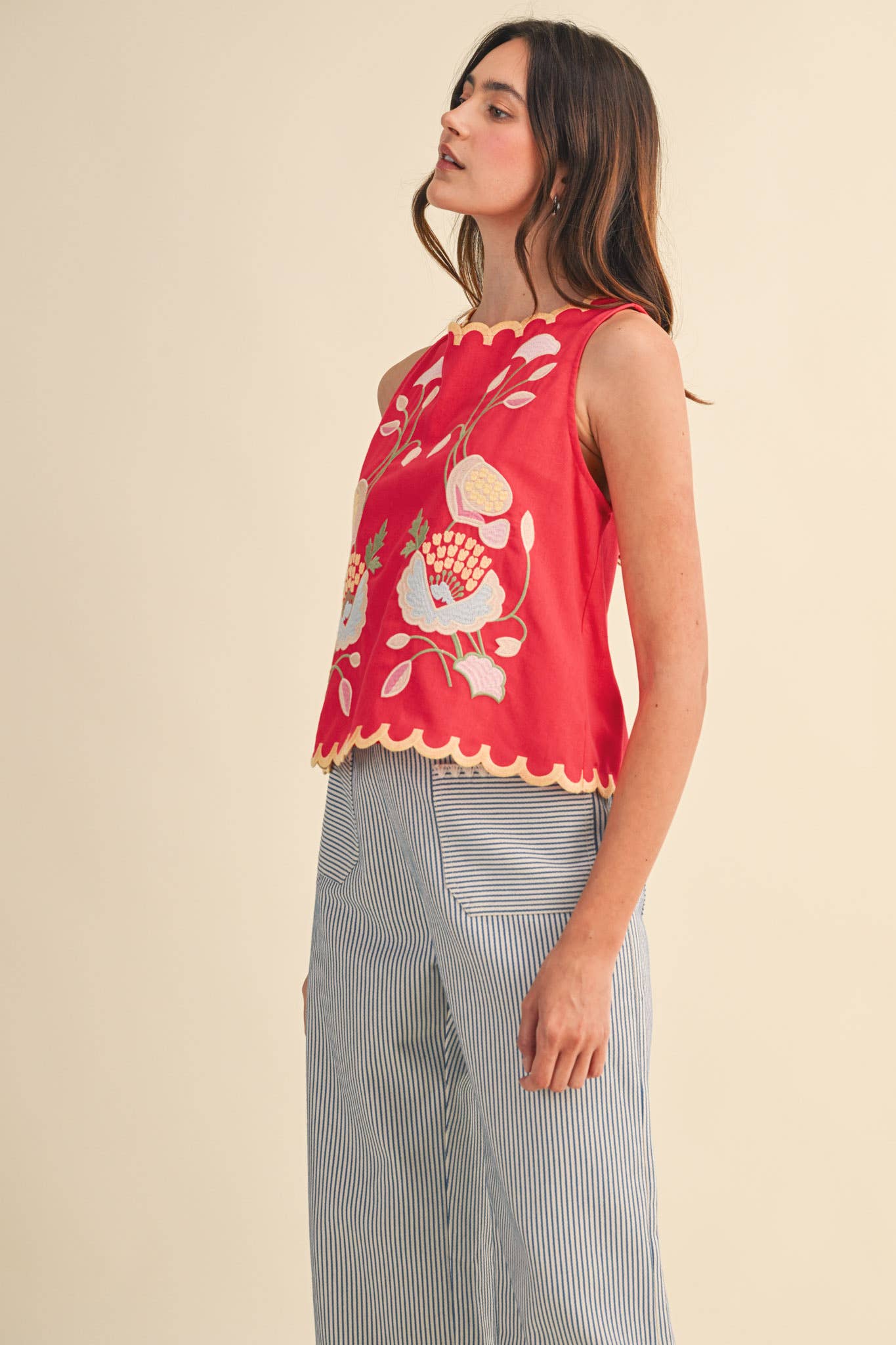 FLORAL EMBROIDERY SCALLOPED TANK MTP4915