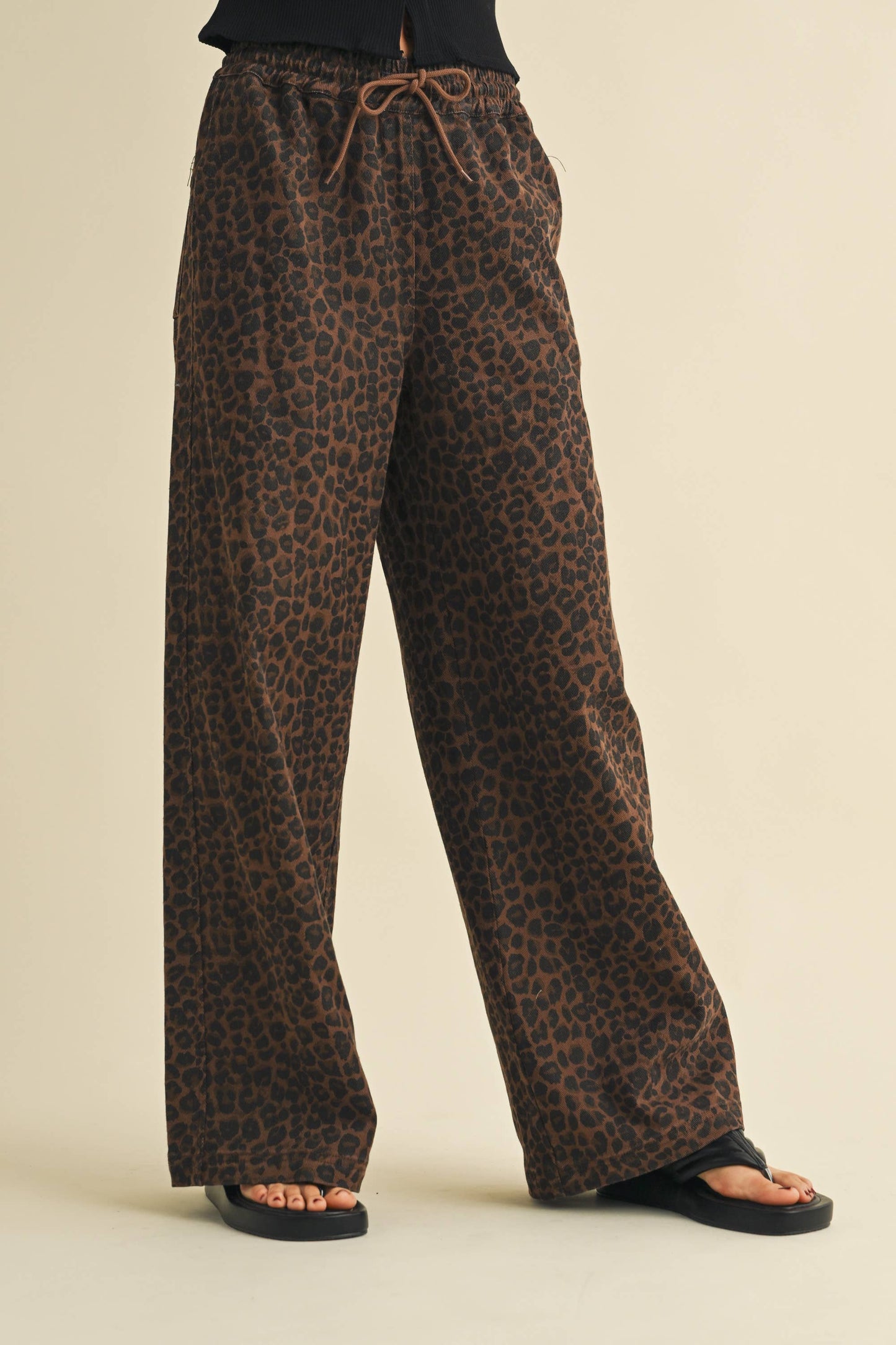 LEOPARD PRINT WIDE DENIM PANTS