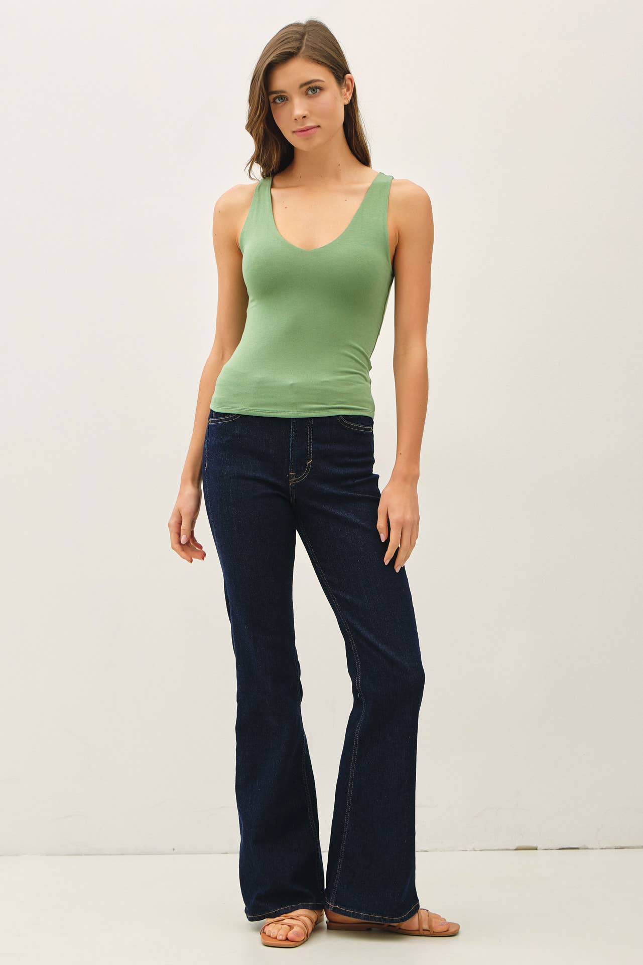 BASIC FULL LENGTH V-NECK TANK