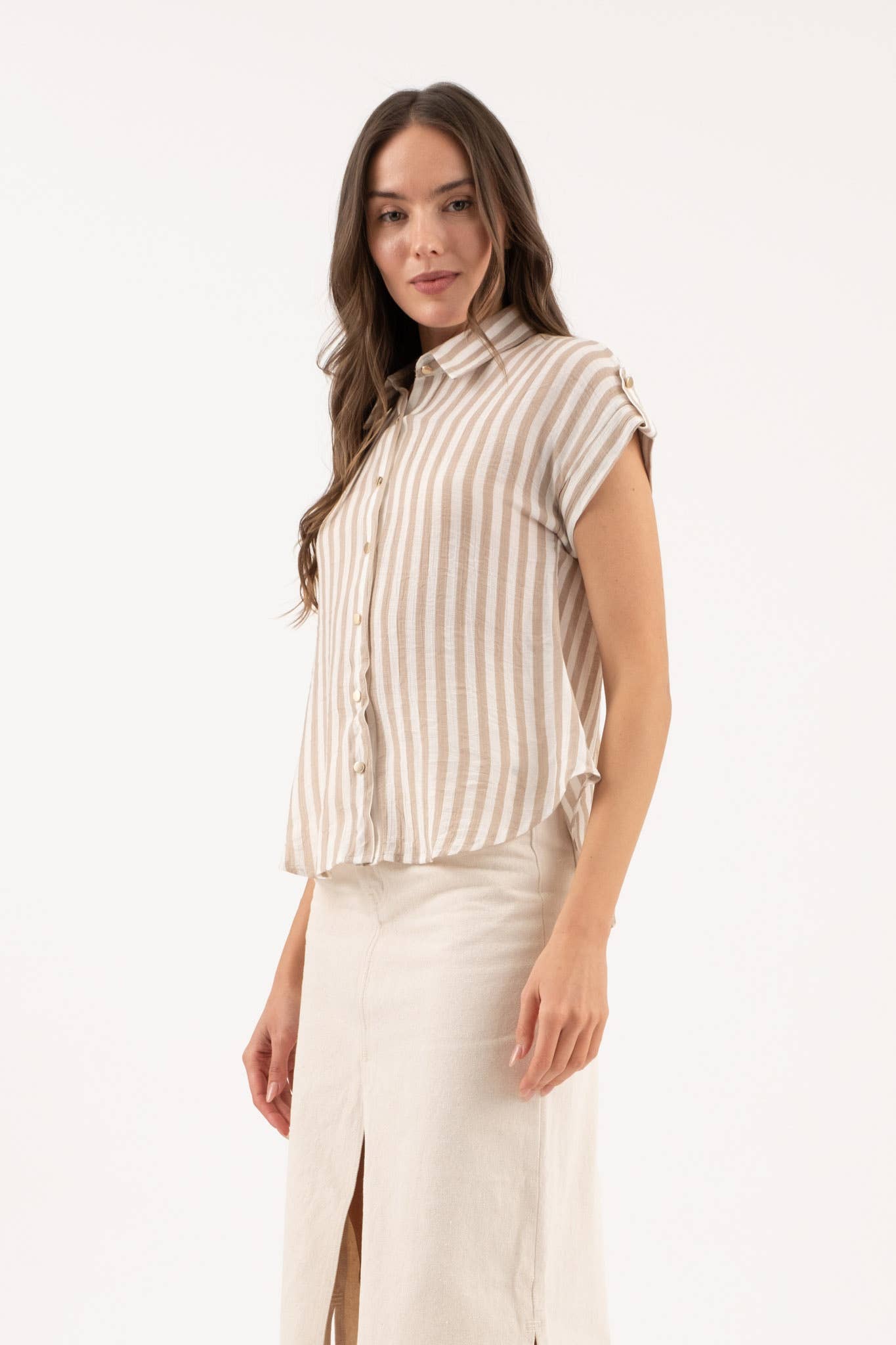 STRIPE SHORT TAB SLEEVE BUTTON DOWN SHIRT